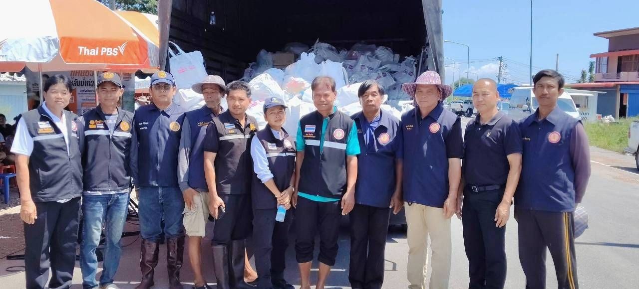 เร่งช่วยเหลือดูแลและติดตามสถานการณ์อุทกภัยให้แก่ประชาชนในเขตพื้นที่ตำบลบางสมบูรณ์อย่างต่อเนื่อง